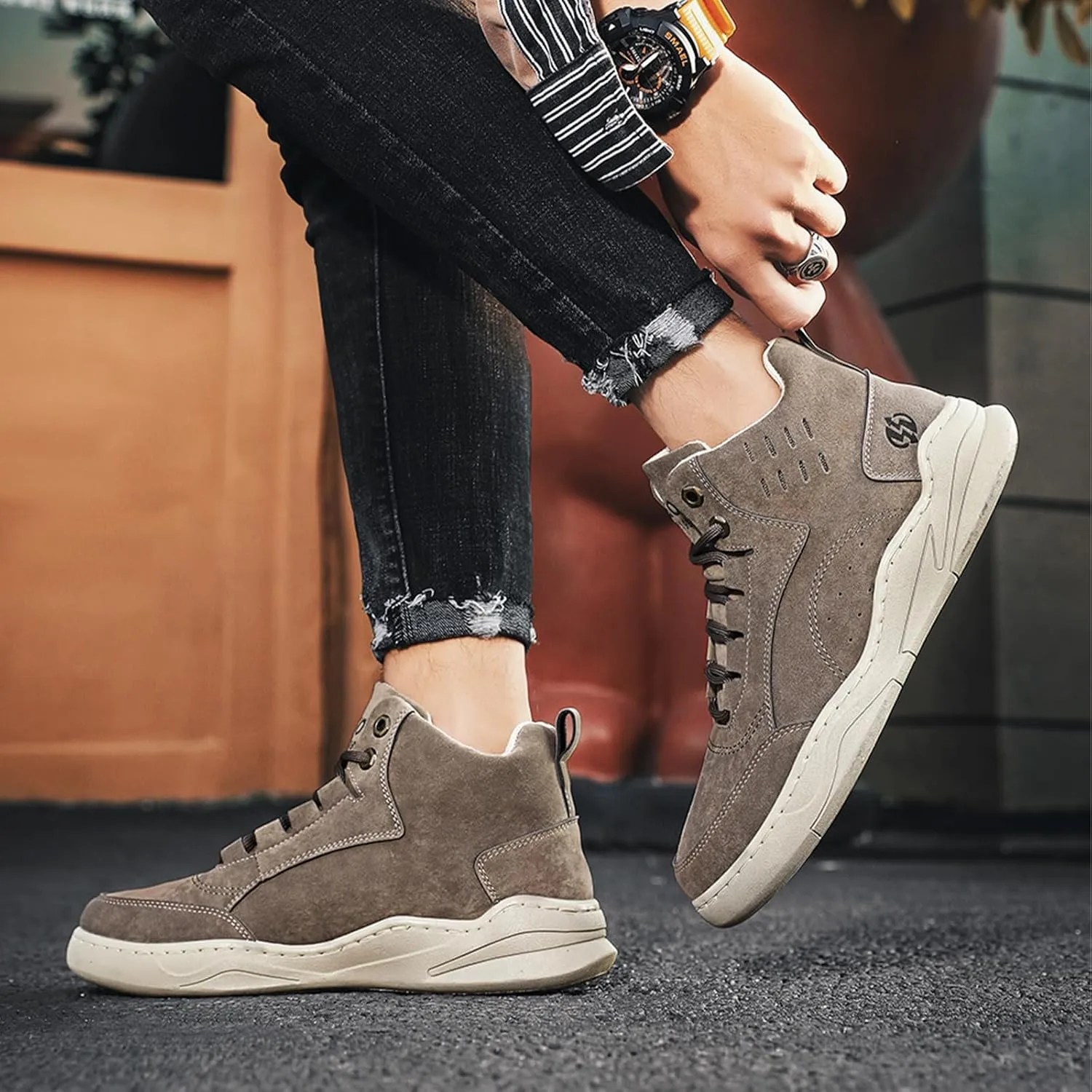Men's Winter Hiking Boots Retro Round Toe Lace-up Plush Lining Warm Snow Boots Outdoor Non-Slip Trekking Walking Booties