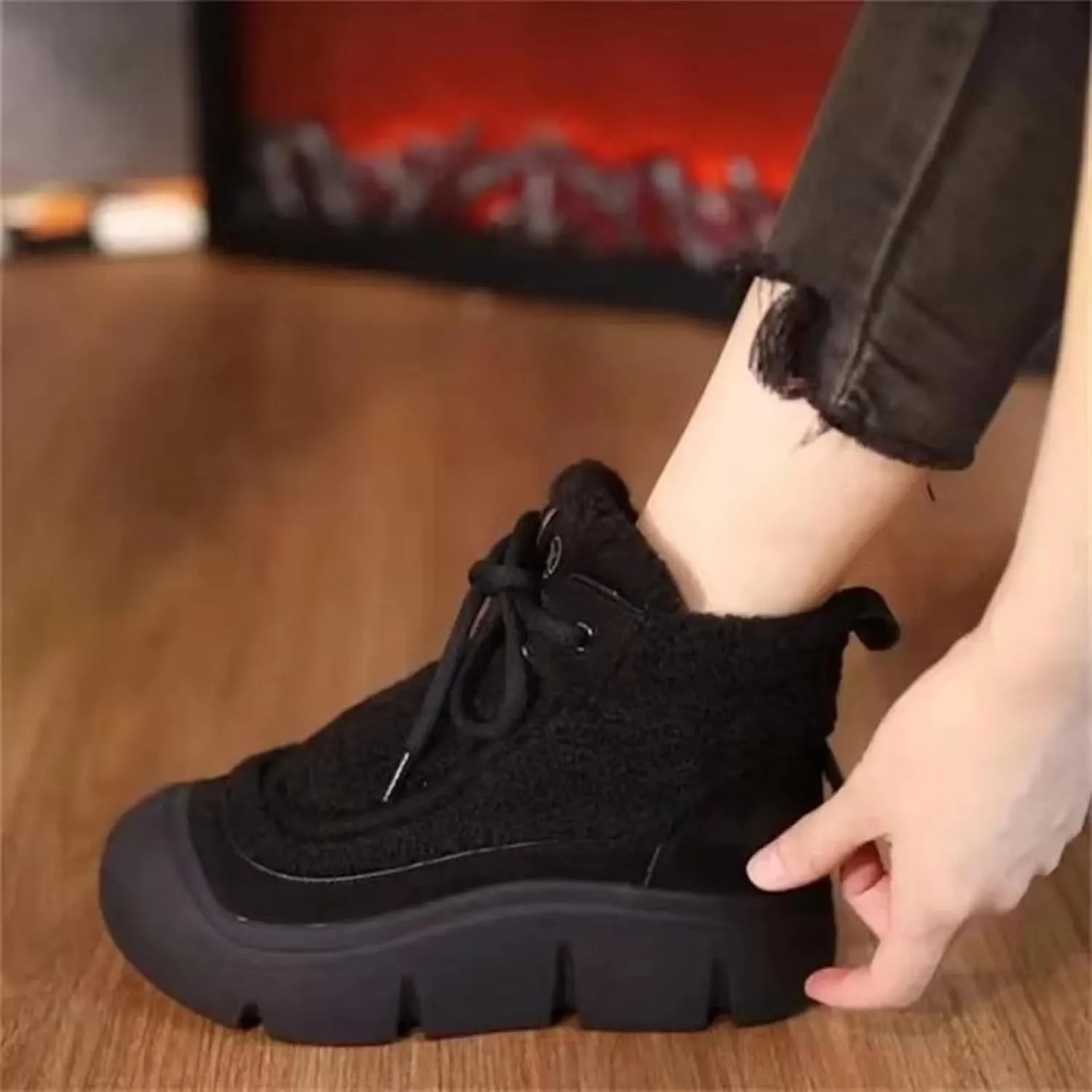 Women's Winter Warm Plush Lined Waterproof Snow Boots Retro Embroidery Slip On Ankle Boots Non-Slip Casual Booties
